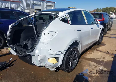 2024 Tesla Model Y Long Range Dual Motor All-Wheel Drive/Rwd from USA, damaged, VIN 7SAYGDED1RA321710